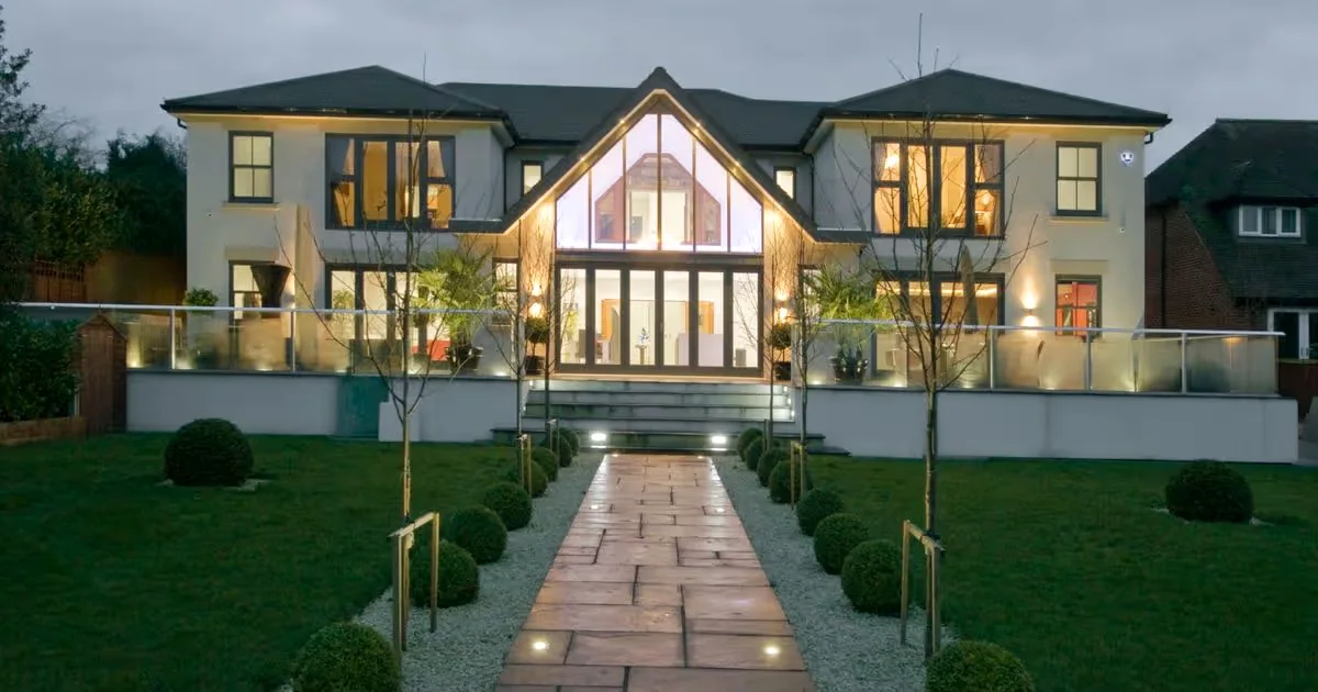 Completed garden elevation of the replacement dwelling at 67 Middlefield Lane, Hagley