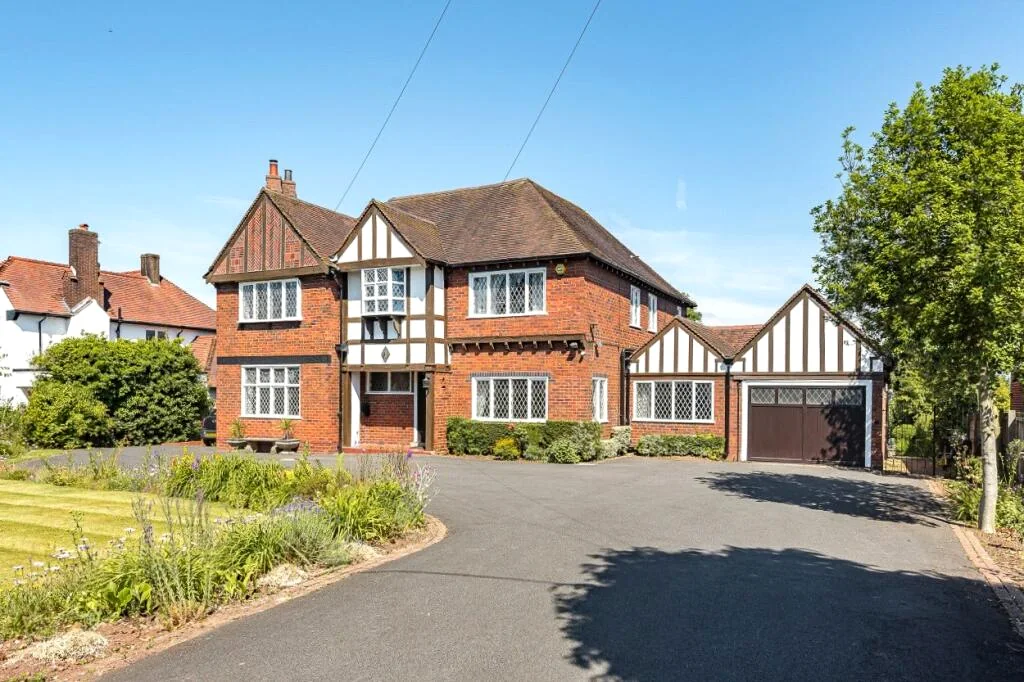 The original dwelling at 67 Middlefield Lane before redevelopment