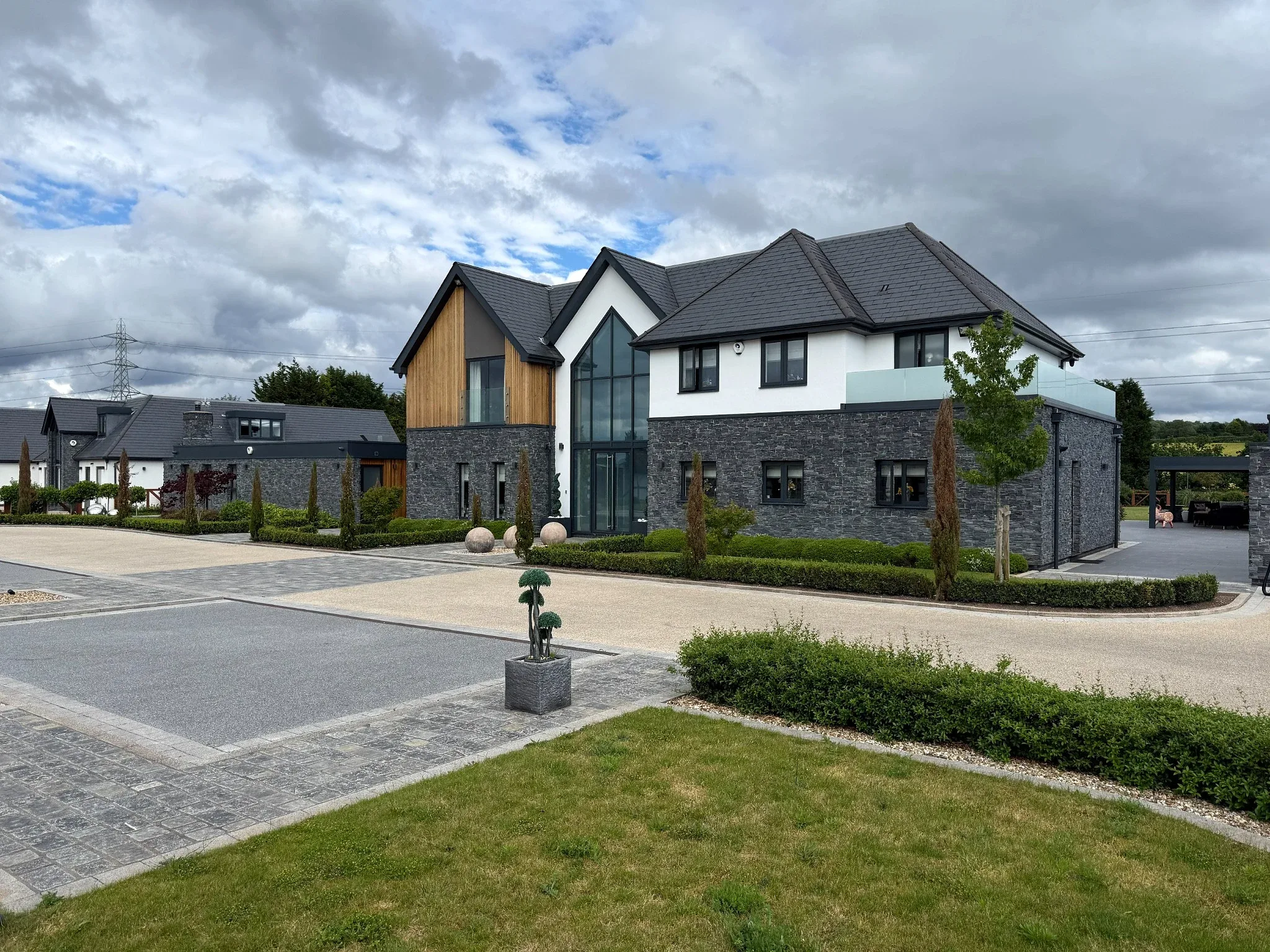 Completed Standish executive residential development at Mile Flat, Kingswinford